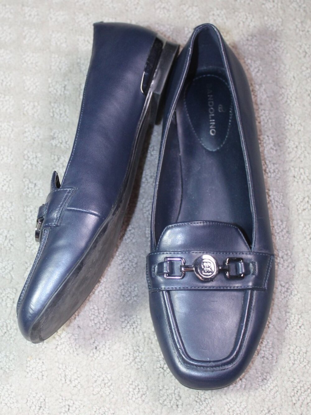Bandolino Flavia Size 8 Navy Blue Faux Leather Square Toe Flat Loafers